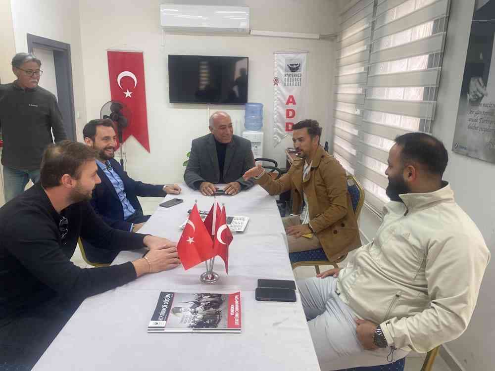 Atatürkçü Düşünce Derneği – Atatürk Büstü görsel 2